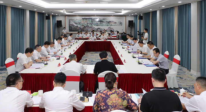 1716953235588089394.jpg B.jpg