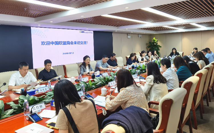 省藥品監管局副局長王玲會見中國歐盟商會醫療器械工作組一行