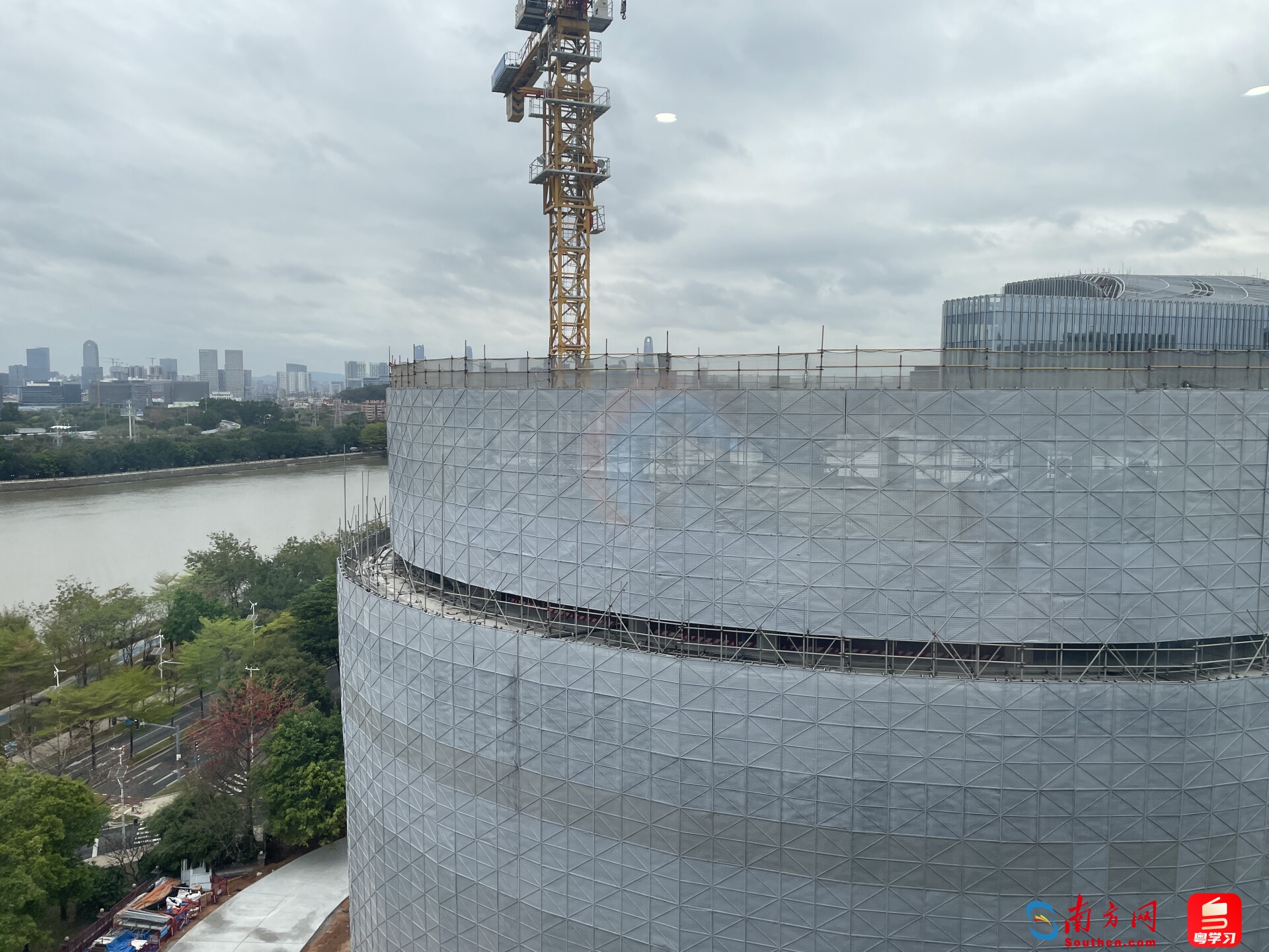 目前,人類細胞譜系大科學研究設施的主樓已順利封頂。